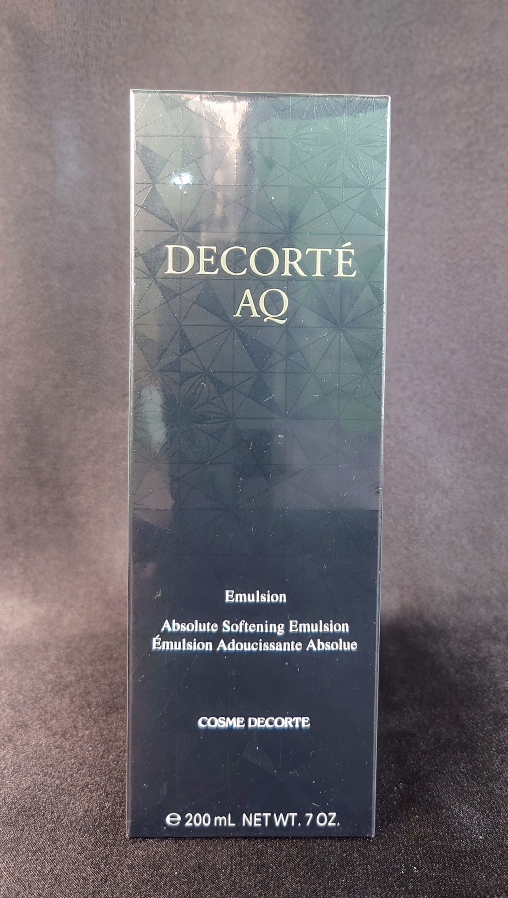 【追加購入】デッドオアアライブくじ　女性用プチギフト（特賞ステッカー付）COSME DECORTE AQエマルジョン乳液200ml　税込